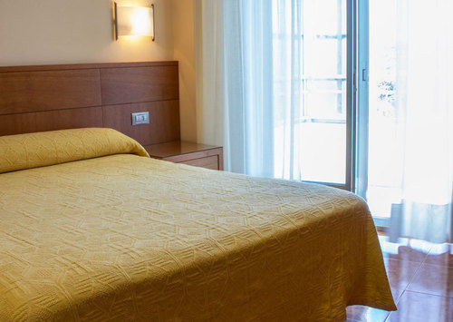Hotel Mabu Оренсе Экстерьер фото